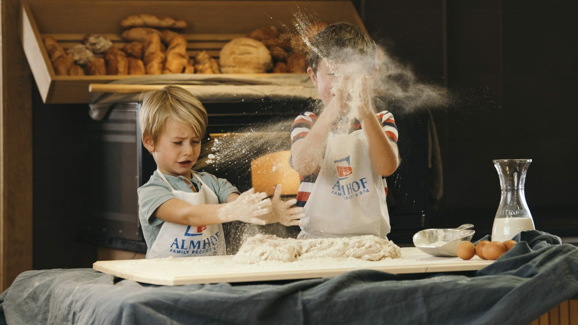 Backen Mehl staubt